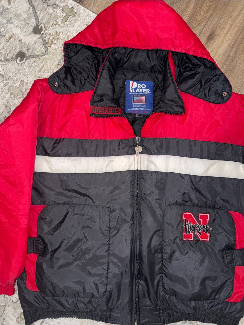 Vintage 90s Nebraska Cornhuskers XXL Puffer Jacket Pro Player Red. Looks new.